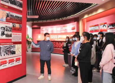 亚搏app登录入口：走进校内四史馆，把思政课讲出生命力